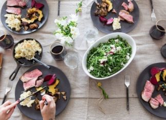 8 Ways to Curb Holiday Weight Gain