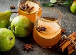 10 Cocktail Hacks for Healthier Holiday Drinking