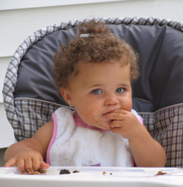 What is Baby-Led Weaning? How to Help Your Infant Feed Themselves