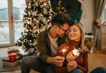 10 Ideas to Create Your Own Festive Holiday Traditions as a Couple